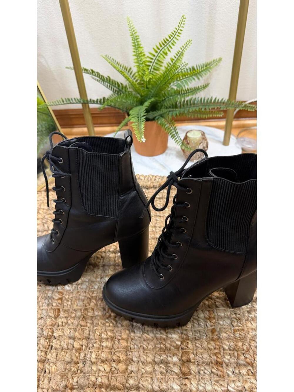 Size 8 Faux Leather Boots On A Post High Black